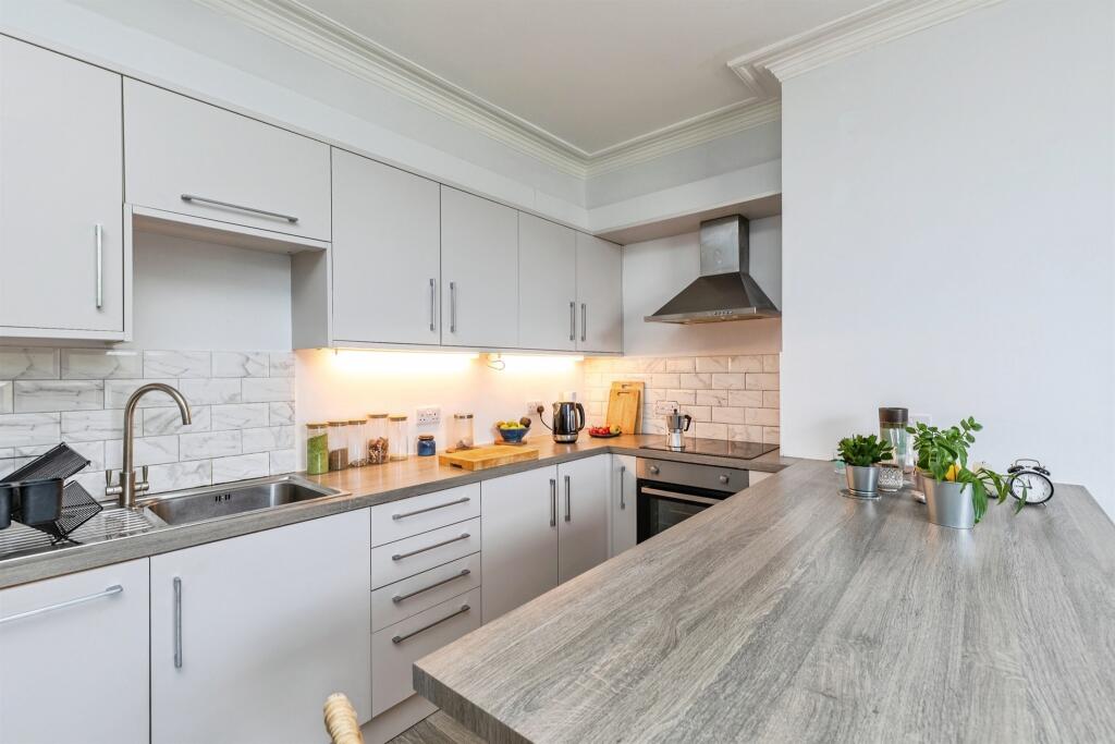 Apartment in Hastings, East Sussex - View 2