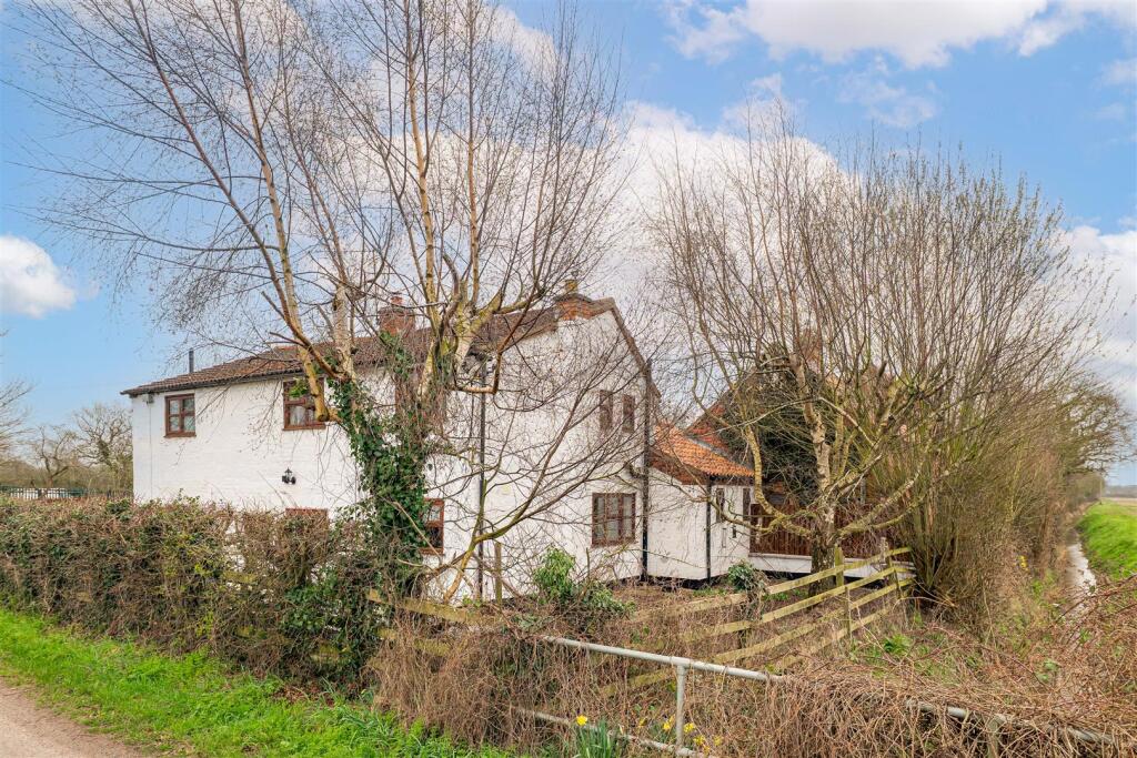 Main image of property: South Scarle Lane, Swinderby, Lincoln