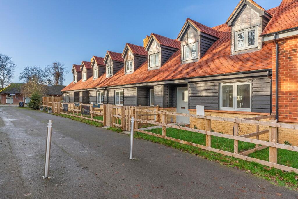 Main image of property: Thame Road, Long Crendon, HP18