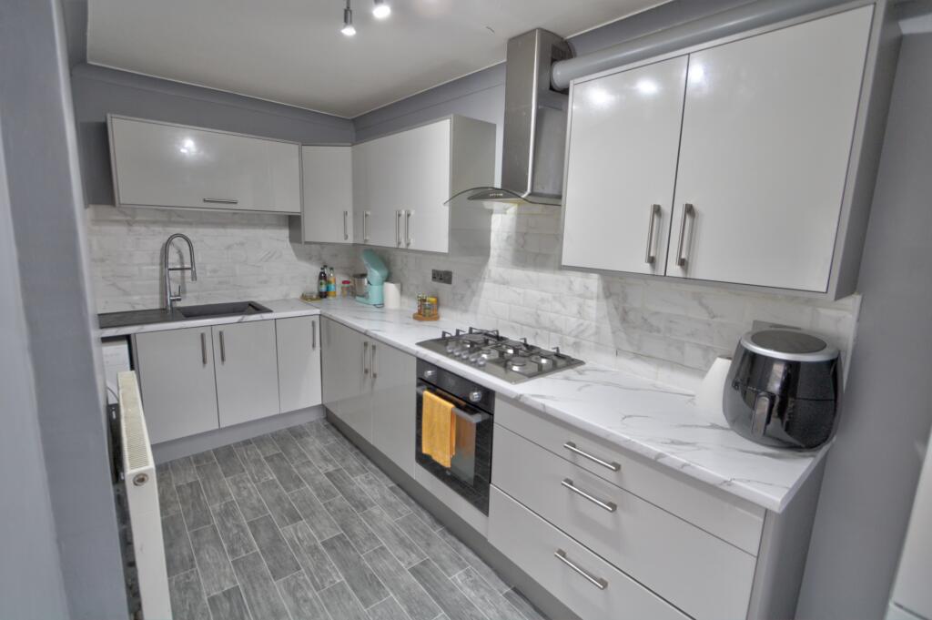 House in Walsall, West Midlands - View 3