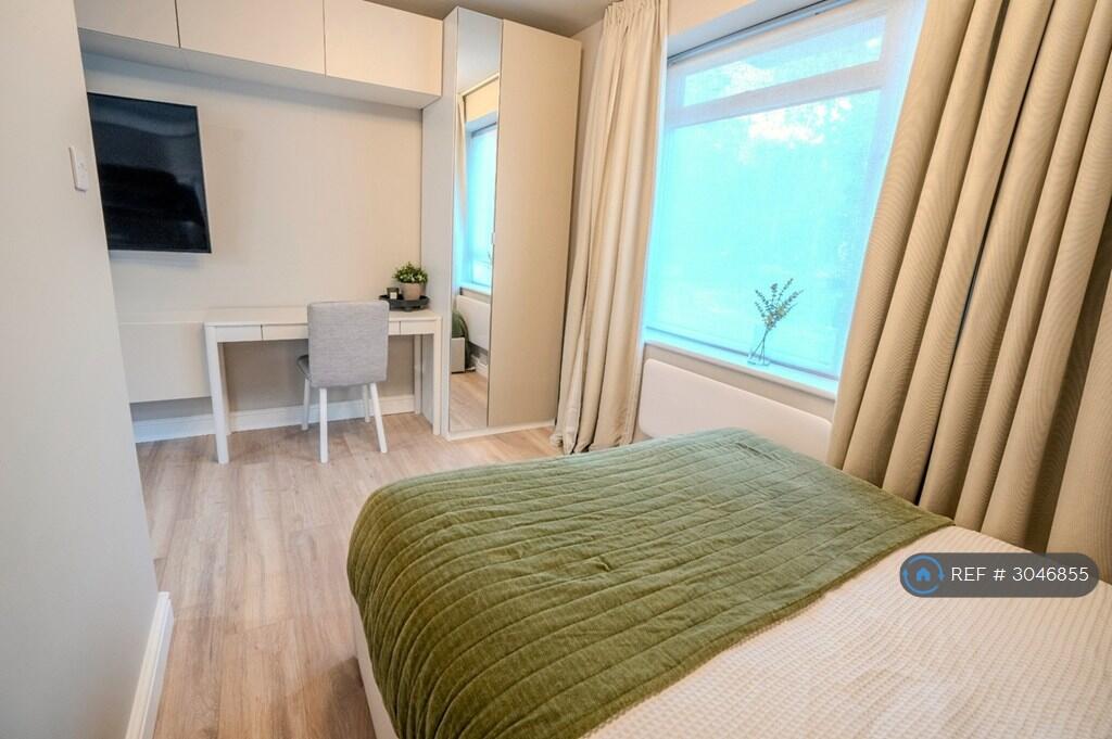 Apartment in Dunstable, Central Bedfordshire - View 4