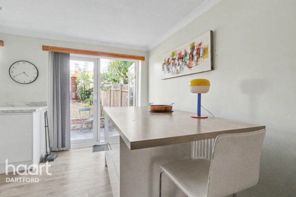 House in Dartford, Brooklands, Fleet Estate - View 5