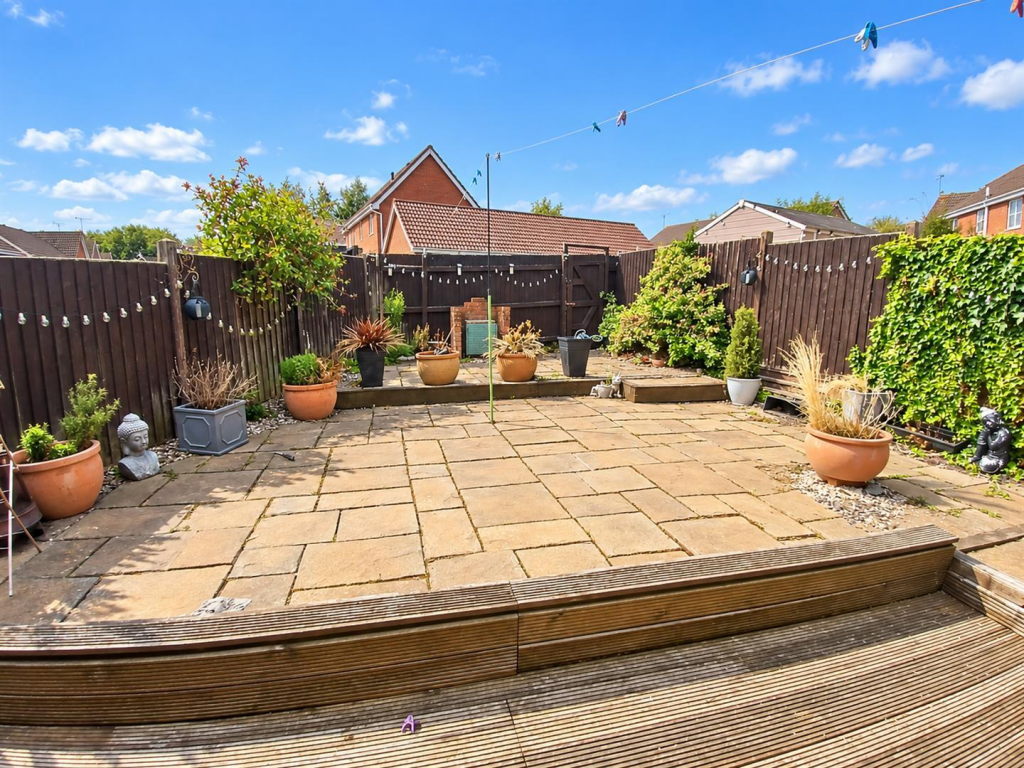House in Nuneaton and Bedworth, Warwickshire - View 2