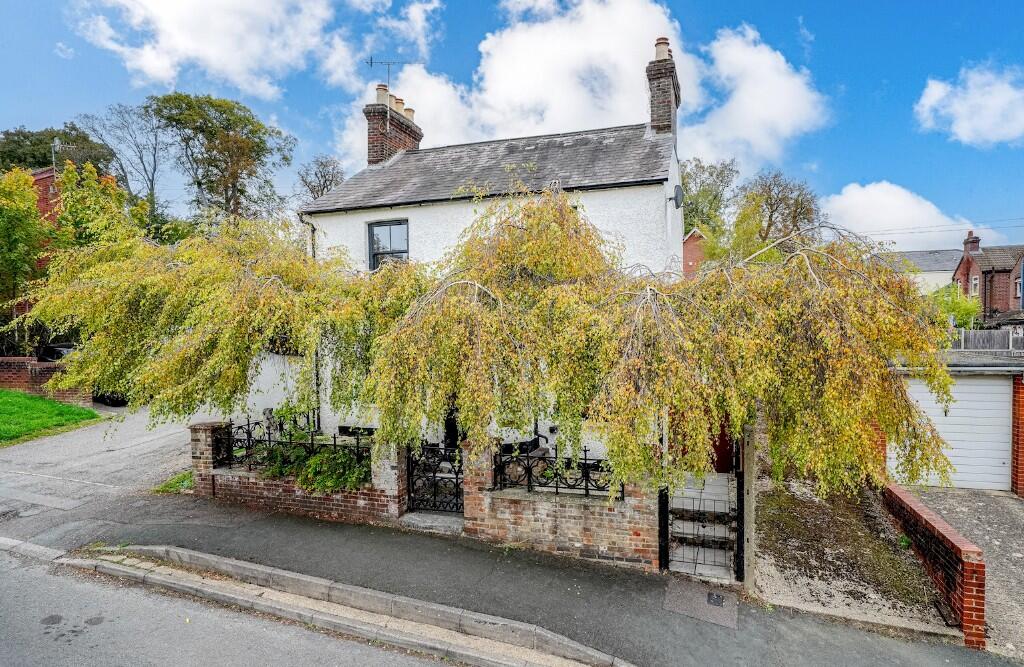 Main image of property: Church Street, Old Town, Hemel Hempstead, Hertfordshire, HP2 5AD