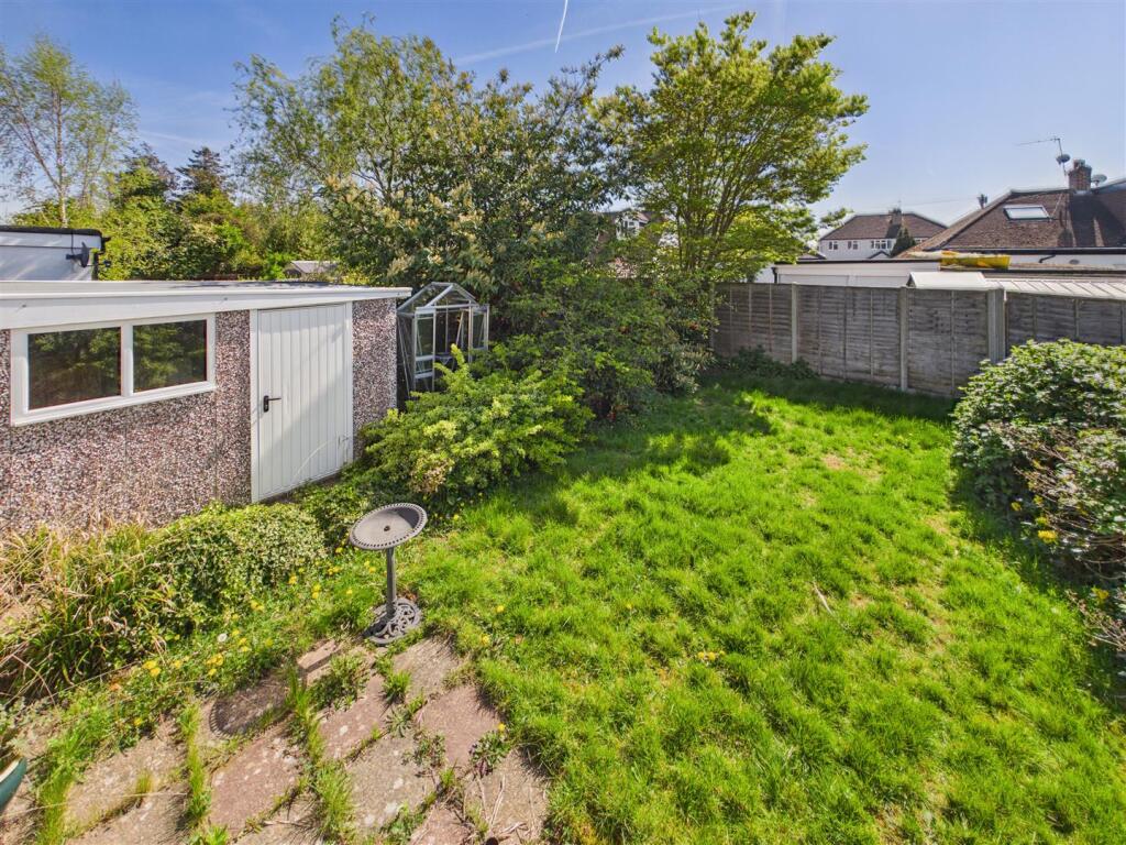 House in Walton-on-Thames, Surrey - More