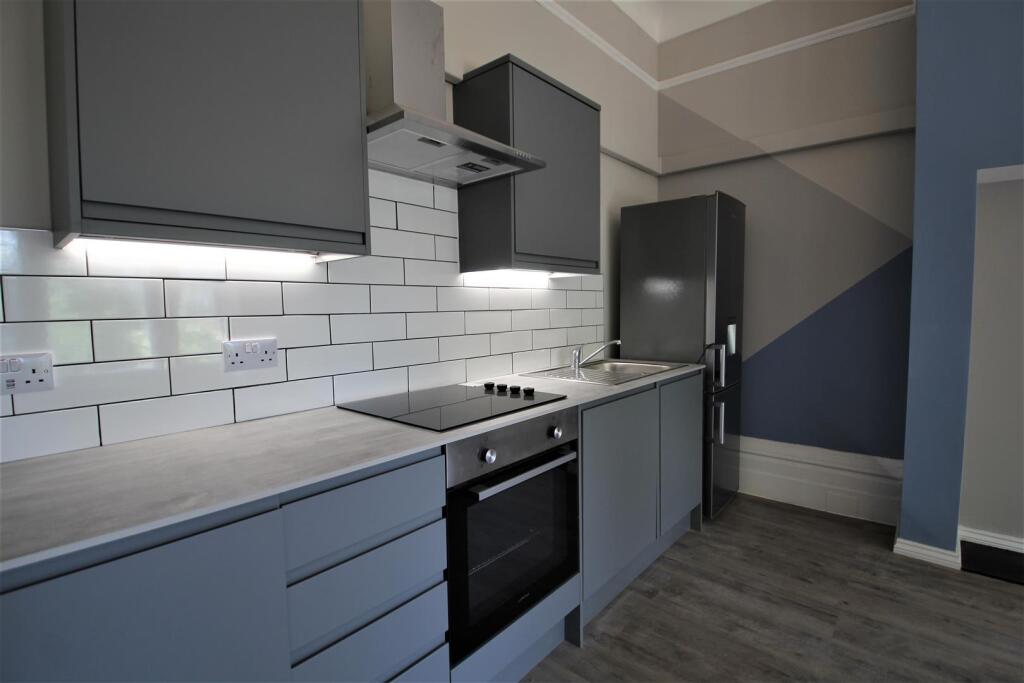 Apartment in Leeds, West Yorkshire - View 3