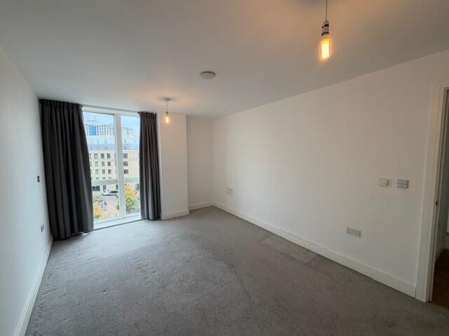 Apartment in Leicester - View 3