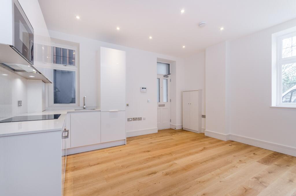 Apartment in London, Denmark Hill, Camberwell - View 2
