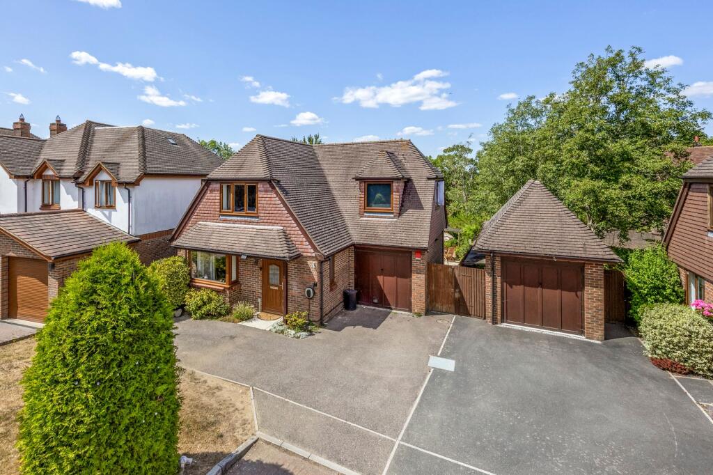 Main image of property: Iona Close, Hailsham, BN27