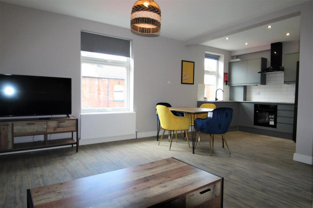 Main image of property: 20 Edinburgh Road, Armley, Leeds, West Yorkshire, LS12