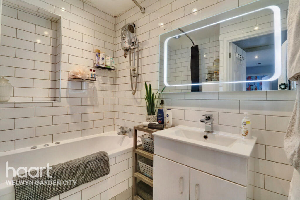 Additional image 18 of Ross Close, Hatfield