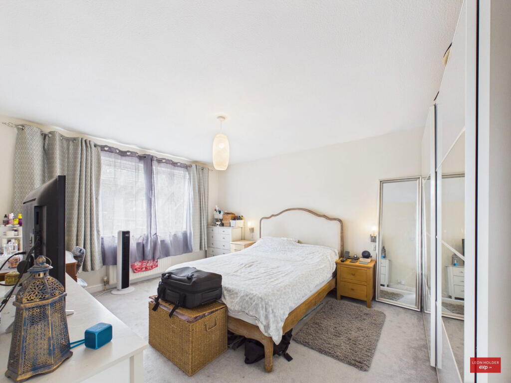 House in Cheltenham, Bafford, Charlton Kings - More