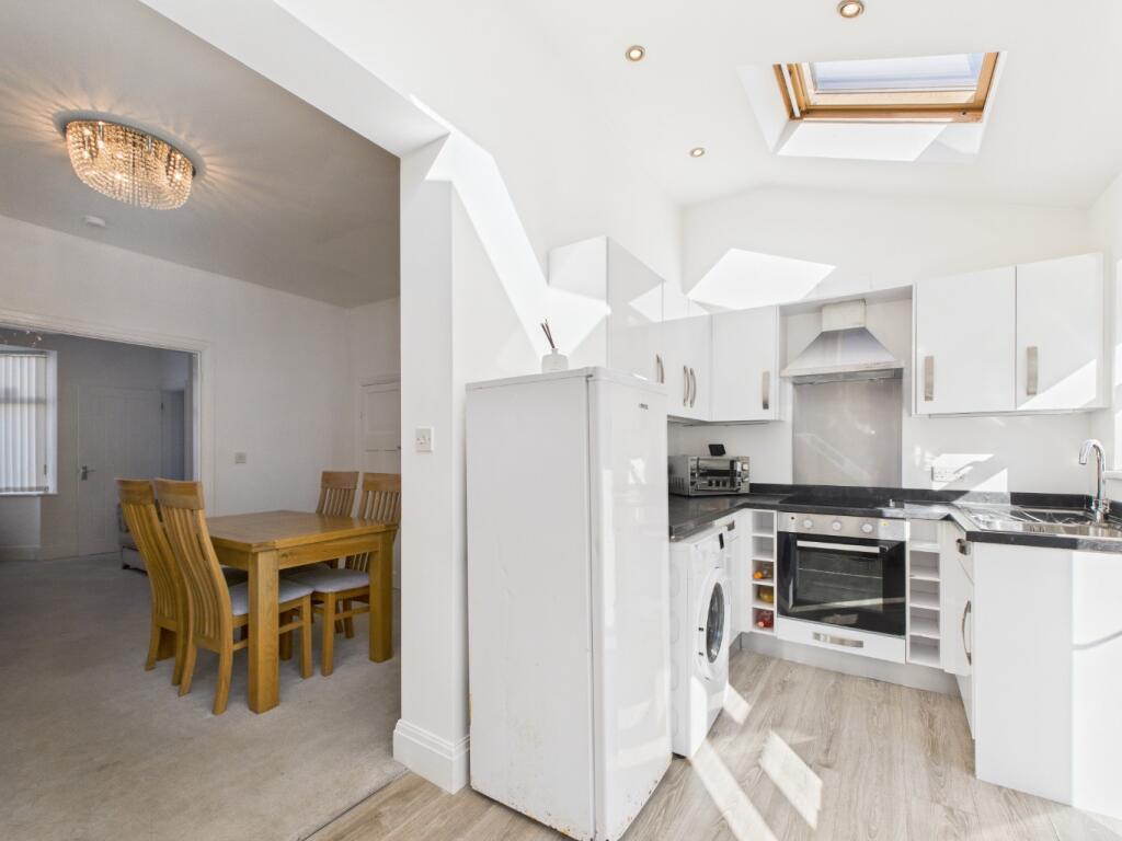 House in Cottingham, New Village, East Riding of Yorkshire - View 5