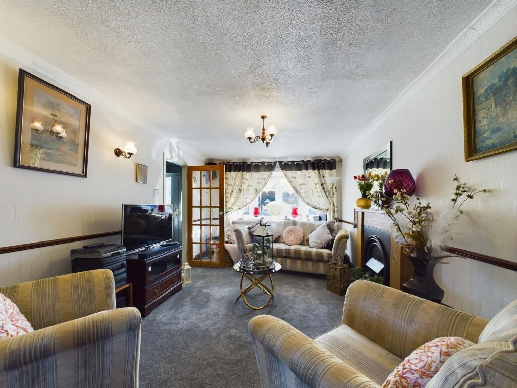 Northlands Close, Stanford-Le-Hope, SS17 photo 2
