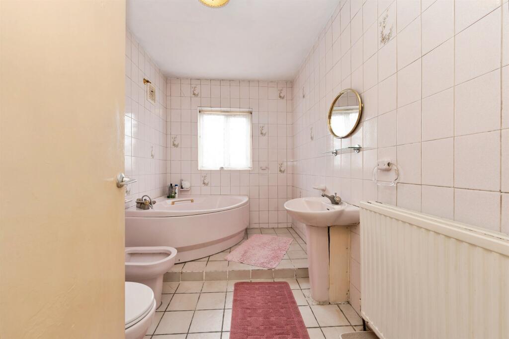 House in London - View 5
