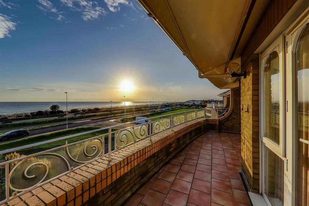 Apartment in Brighton - View 2