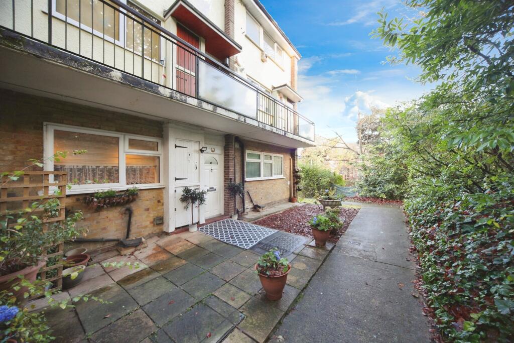 Main image of property: Lawn Gardens, LUTON