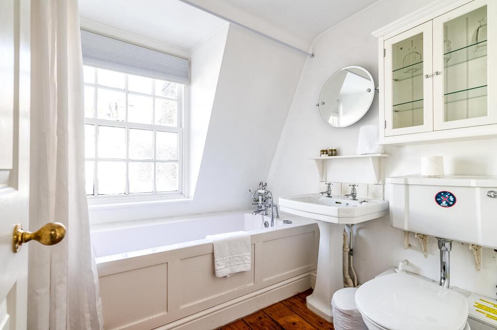 Apartment in London - More