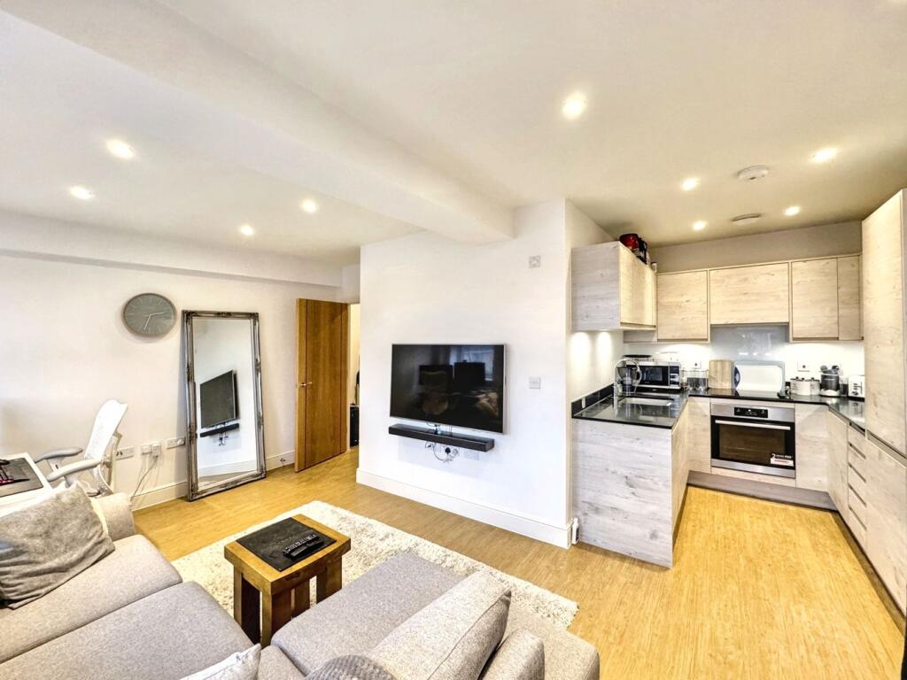 Apartment in Bromley - View 5