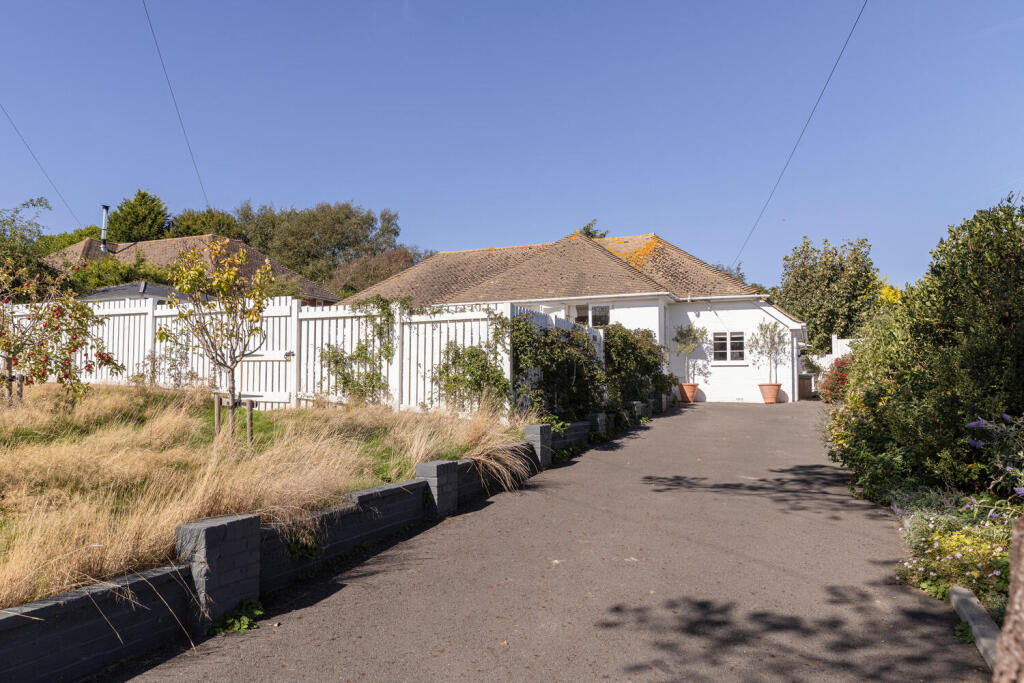 House in Rother, Fairlight - More
