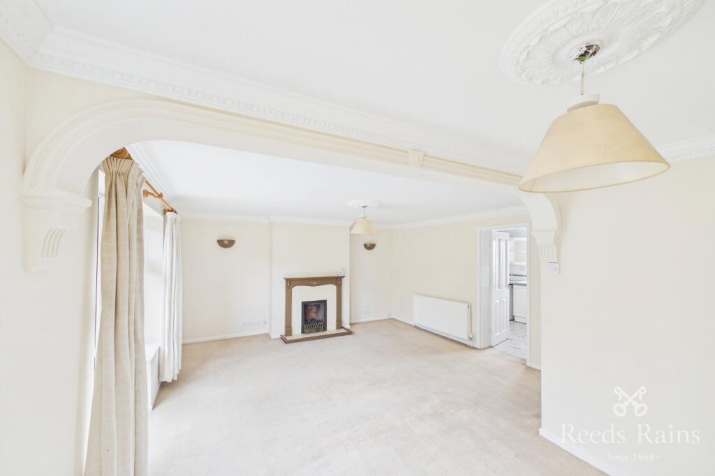 Apartment in Rotherham, South Yorkshire - View 2