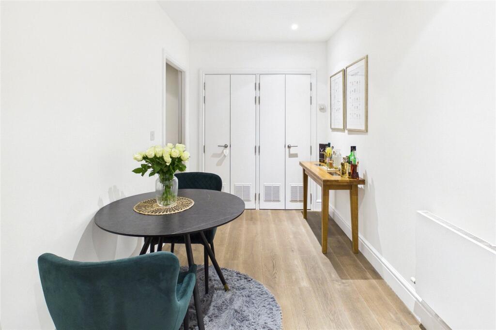 Apartment in London - View 5