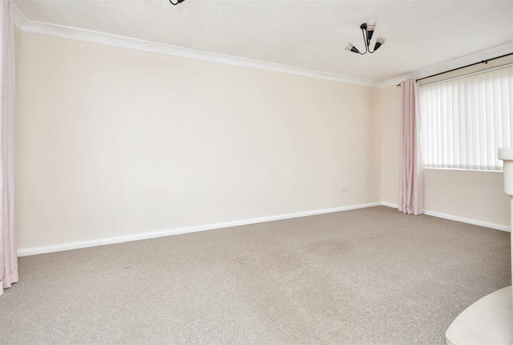 Gateford Court, Corby, NN18 0AQ photo 4