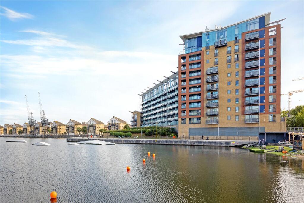 Apartment in London, Britannia Village, Canning Town - View 3