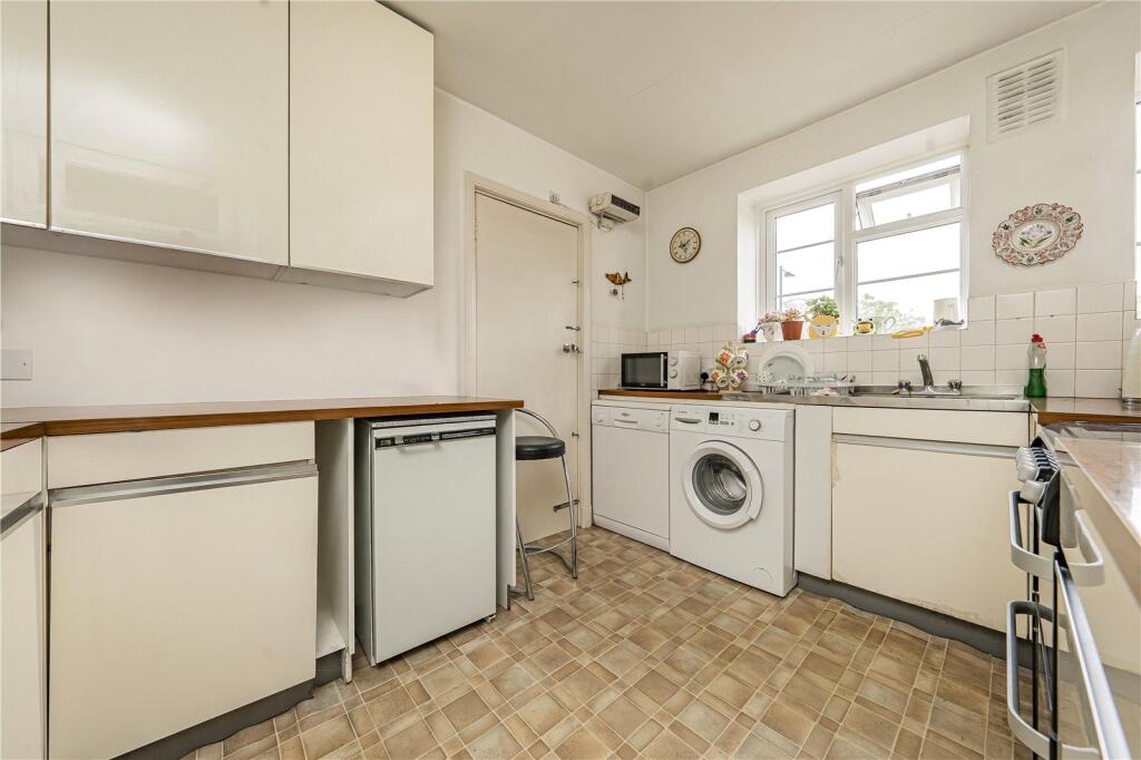Apartment in Twickenham - View 5
