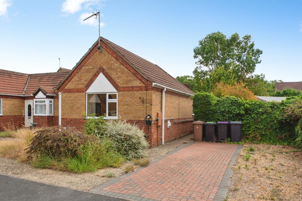 Main image of property: Smeeton Court, Sleaford