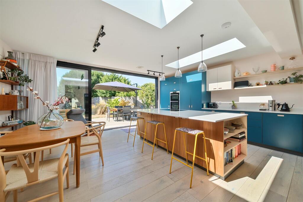 House in Waverley, Godalming - View 2