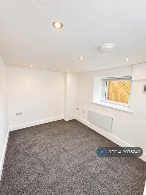Apartment in Cardiff - More