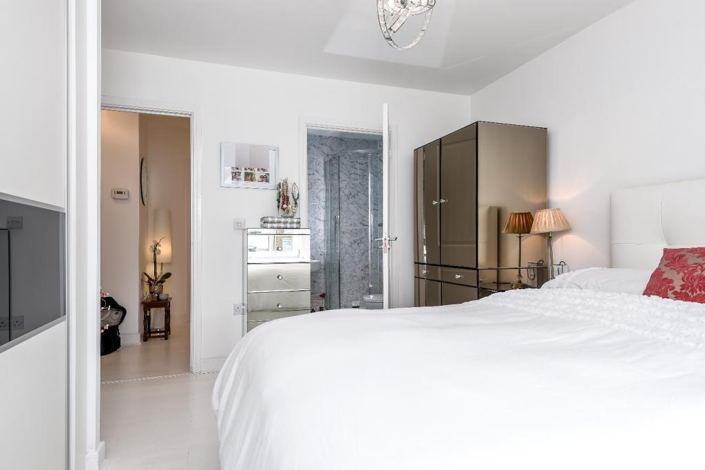 Main image of property: Rainbow road, Erith, DA8