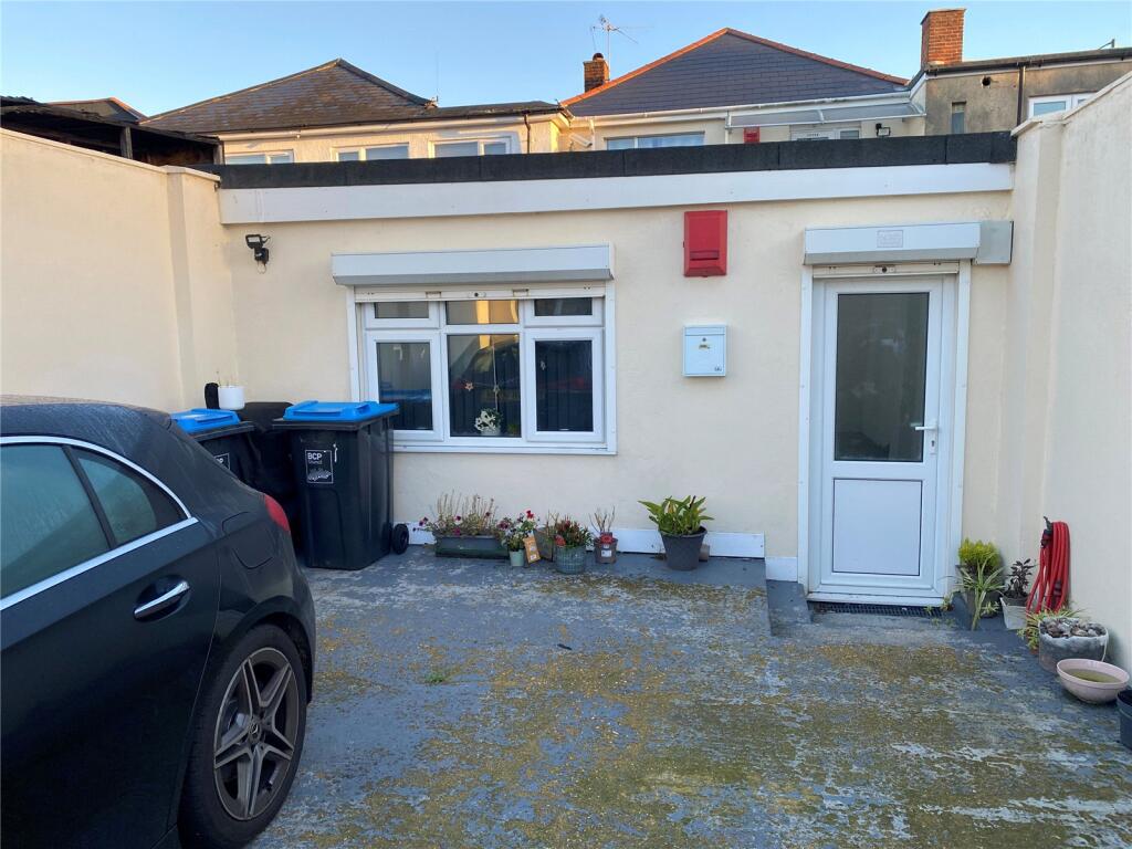 Wimborne Road, Kinson, Bournemouth, Dorset, BH10