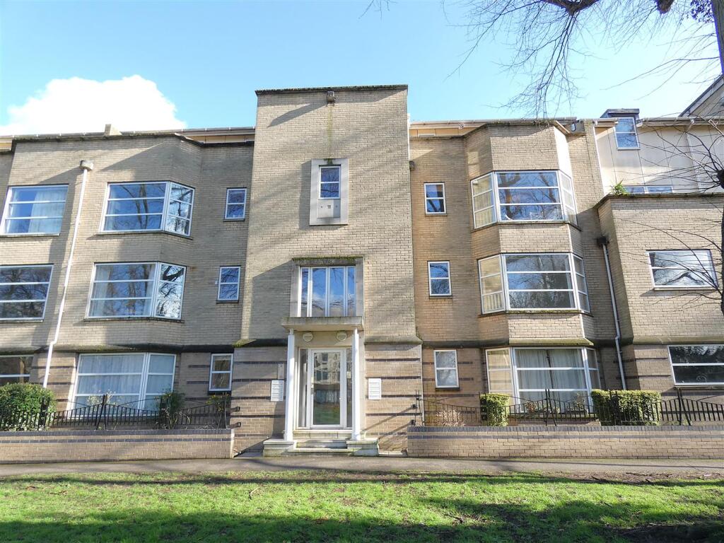 Main image of property: Peterfields Mansions, Cambridge