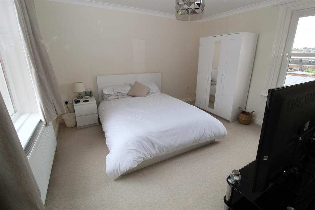 Apartment in Exeter - View 4