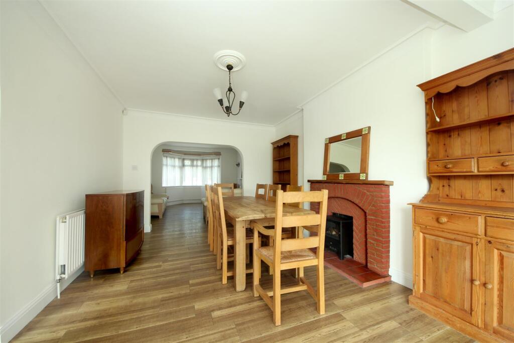 House in London - View 5