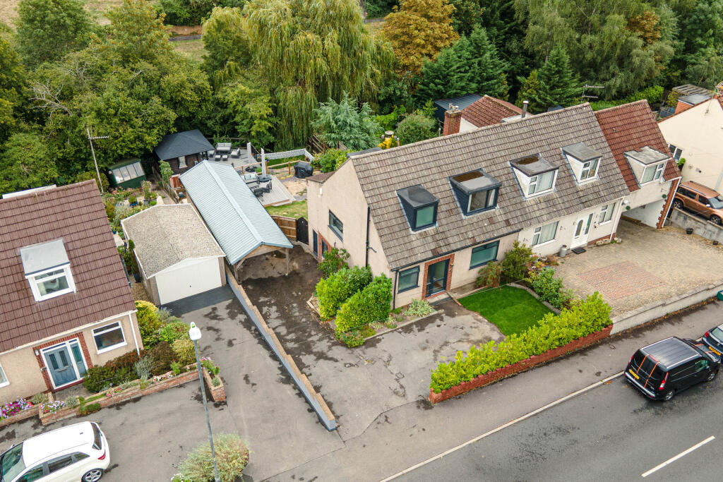 House in Bristol, Longwell Green, Oldland - More