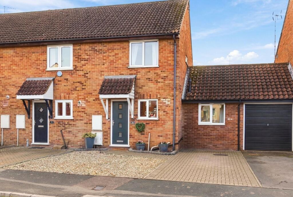 Main image of property: Roding Way, Wickford, SS12