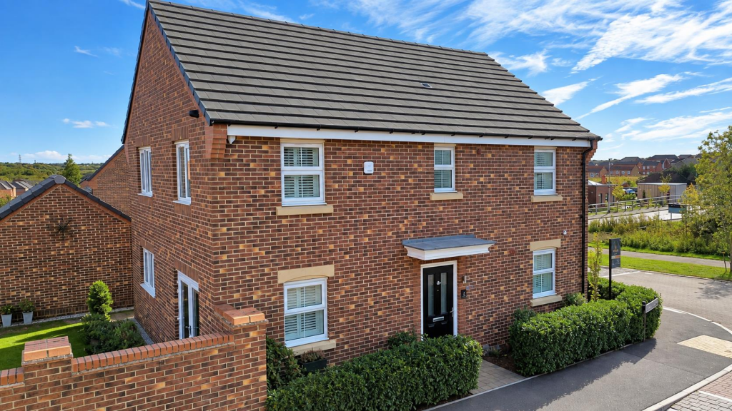 4-bed detached on Tippler Drive, Stanley, Wakefield, £420,000