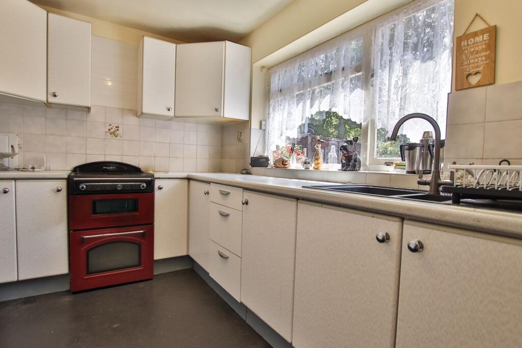 House in Worcester - View 4
