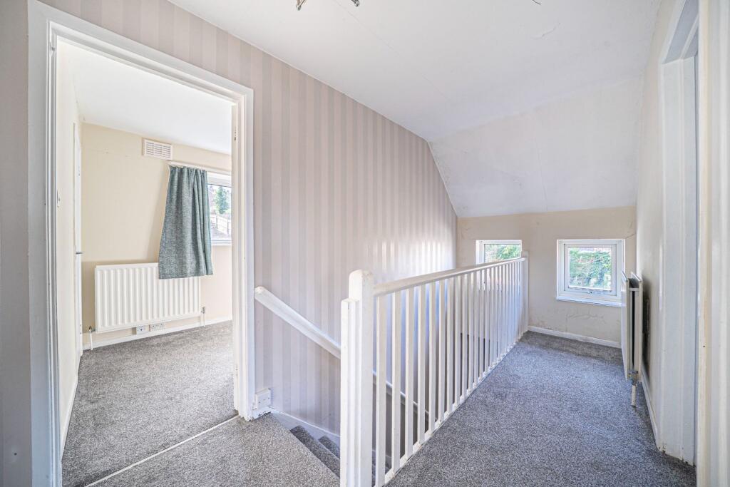 Valley Rise, Upper Clatford, SP11 photo 3