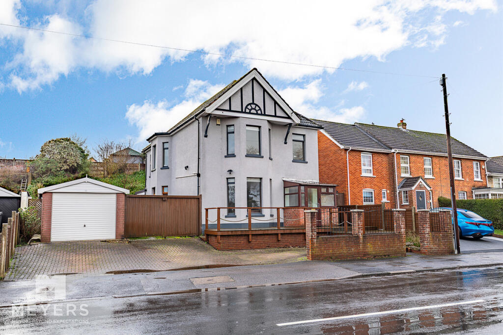 5-bed detached on Iford Lane, Bournemouth, BH6 5, £550,000