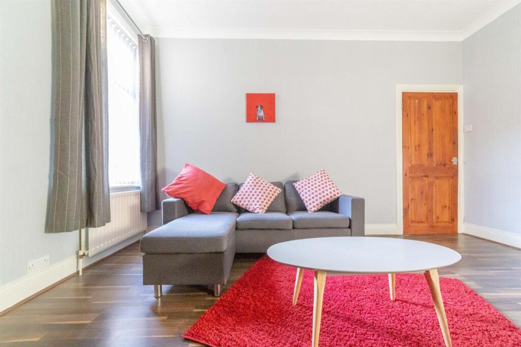 Apartment in Newcastle upon Tyne, Tyne and Wear - View 3