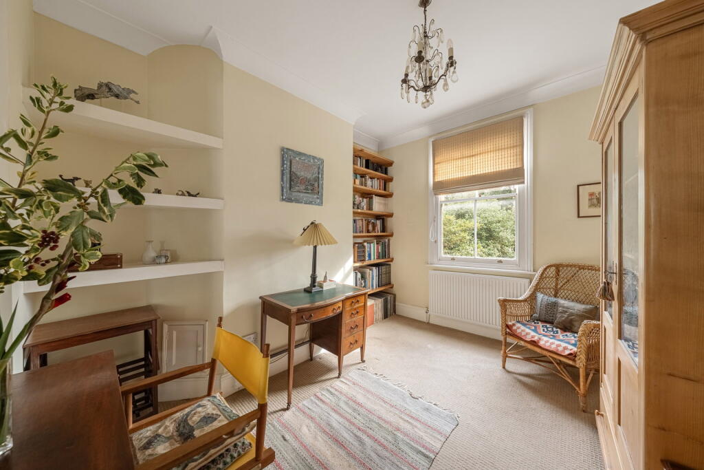 House in London, Mercator Estate, Hither Green - View 4