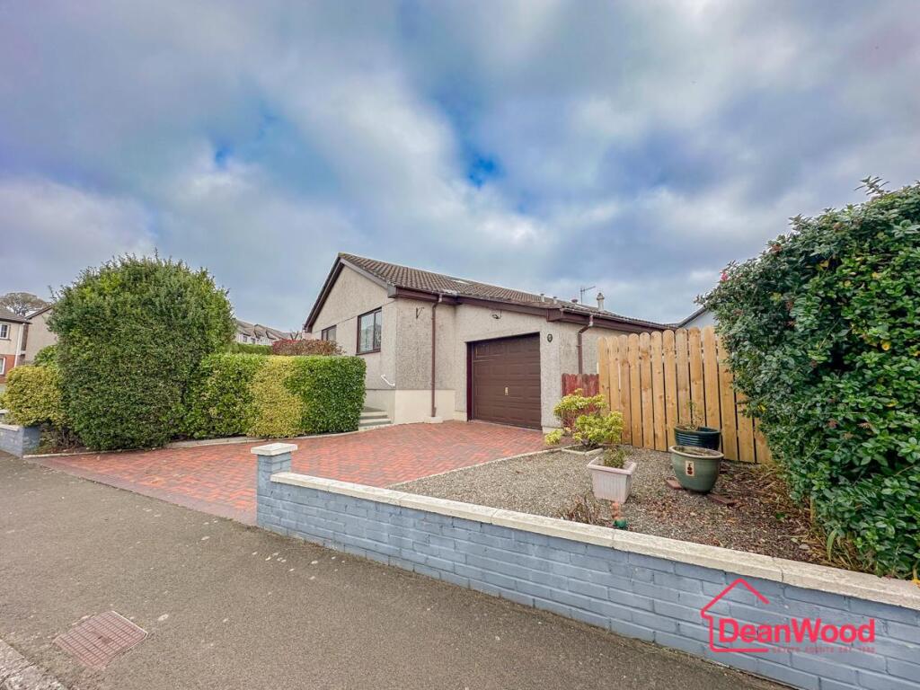 House in Onchan, Middle - View 3