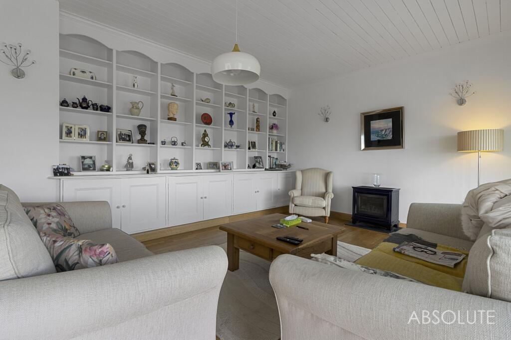 House in Torquay, Torbay - More
