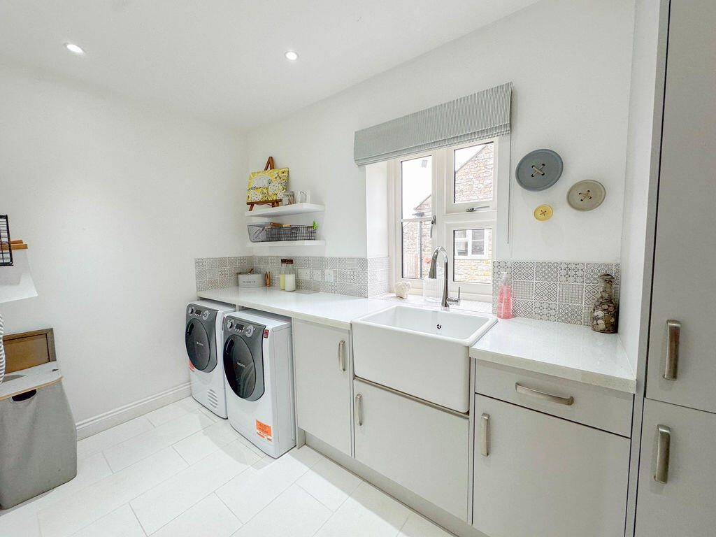 Additional image 22 of Pilton
