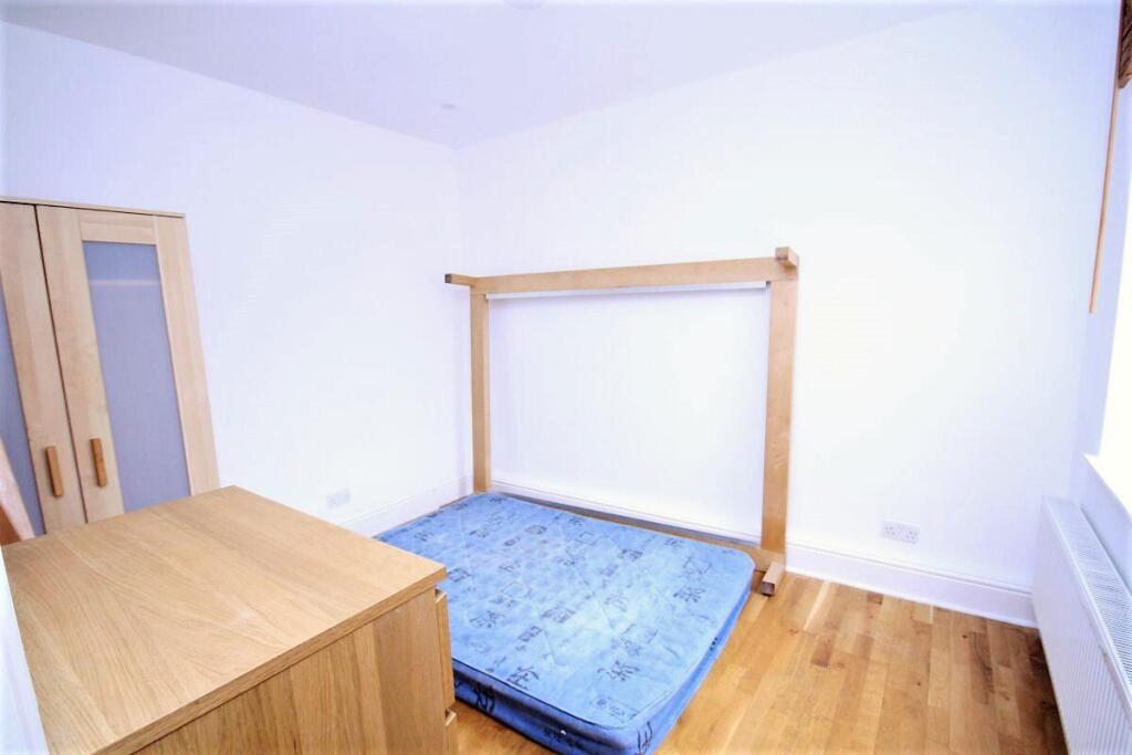 Apartment in London - View 5