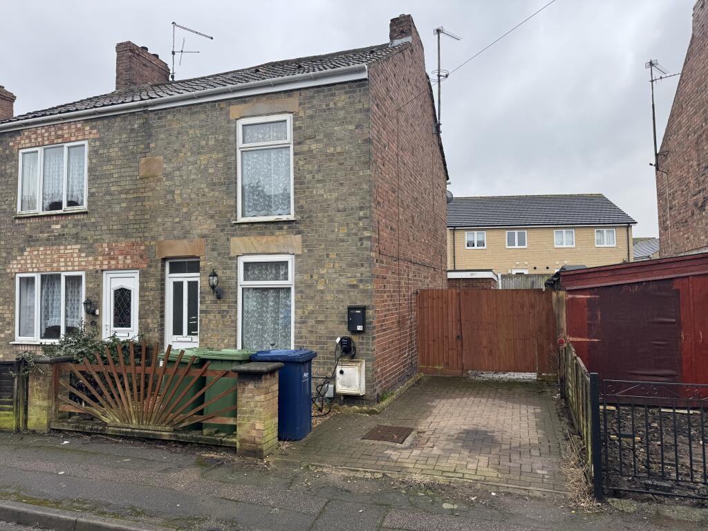3-bed semi-detached on 18 Albany Road, Wisbech, Cambridgeshire PE13 3AY, £100,000